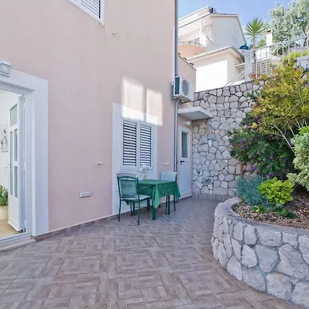 Anita Hvar Town